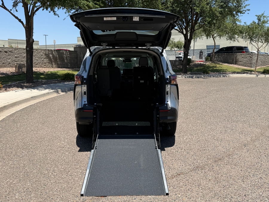 2024 Toyota Sienna XLE (New Conversion)