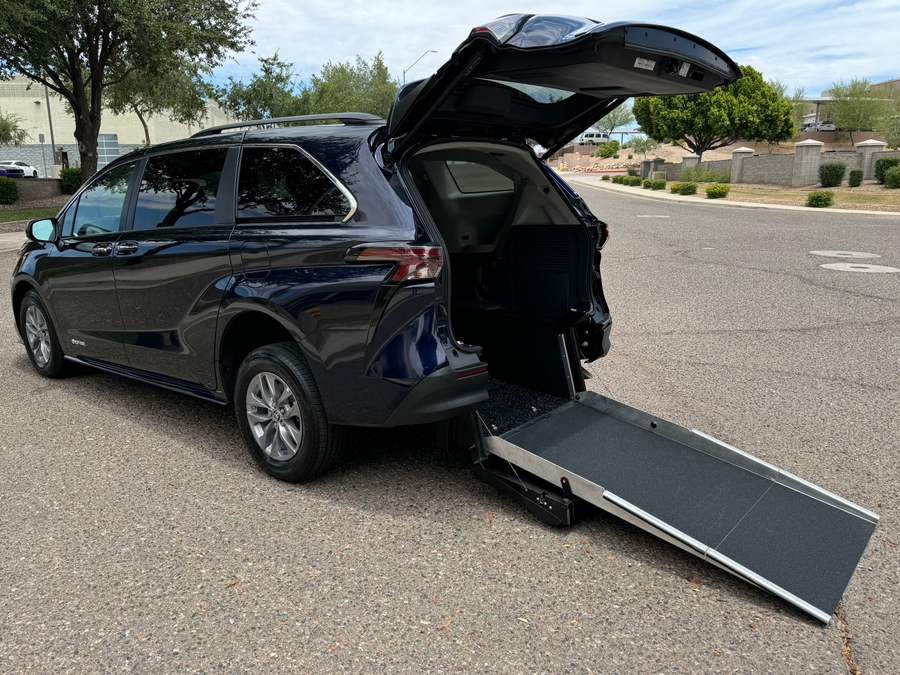 2024 Toyota Sienna Driverge