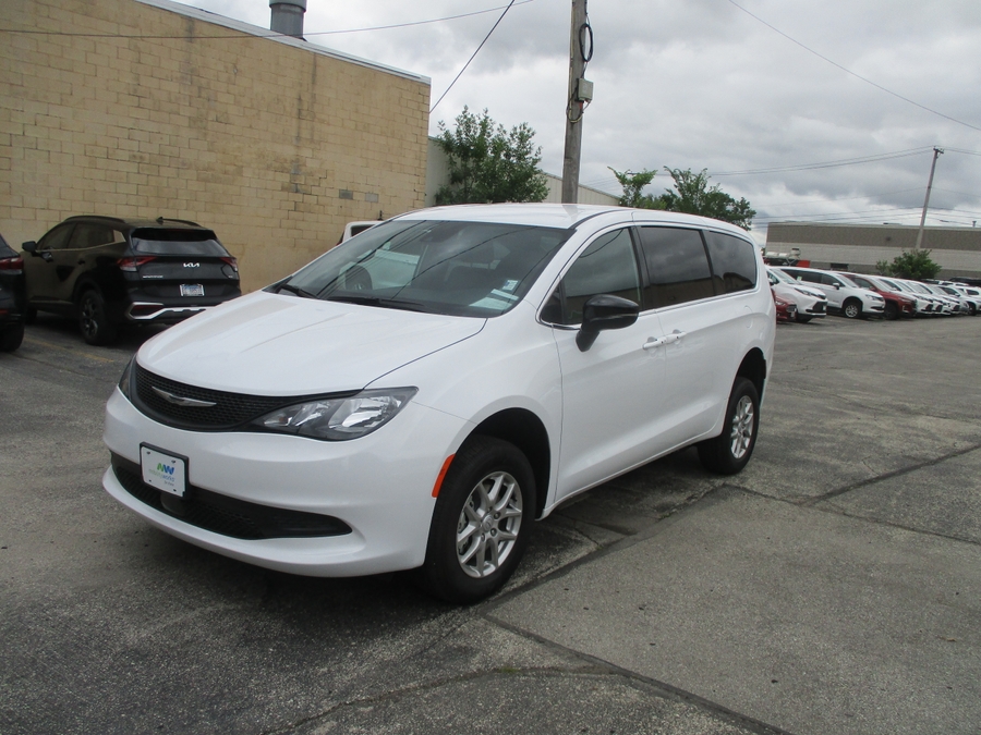 New 2026 Chrysler Voyager LX